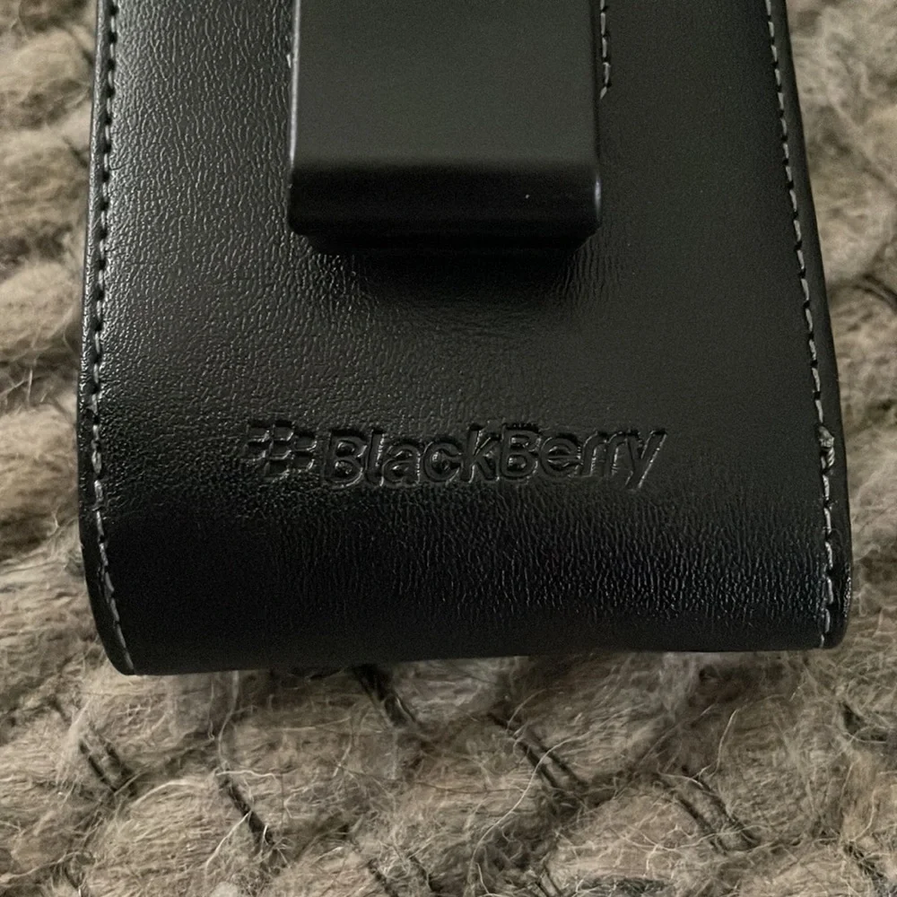 New Blackberry Belt Clip with Magnetic Clasp Black Color No Box or Tags